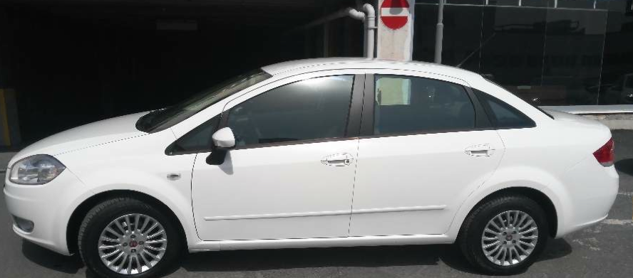 Manuel vites Beyaz renk araba fotoğrafı