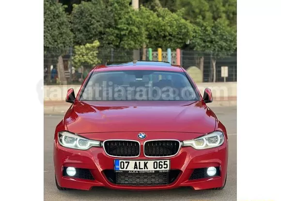 Kırmızı Renk BMW 3 Serisi