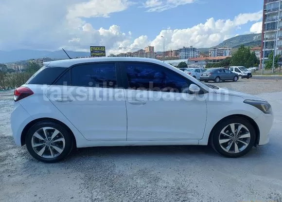 2017 Model Beyaz Renk Hyundai i20