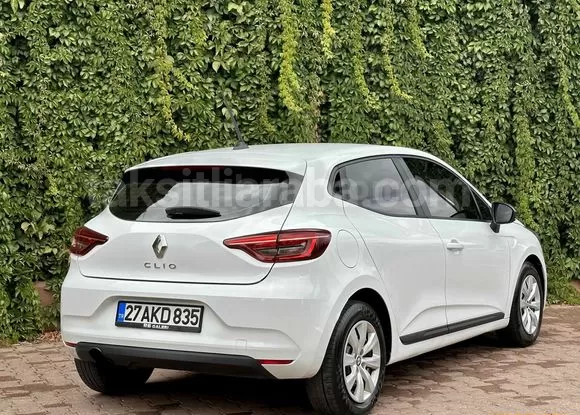 Beyaz Renault Clio