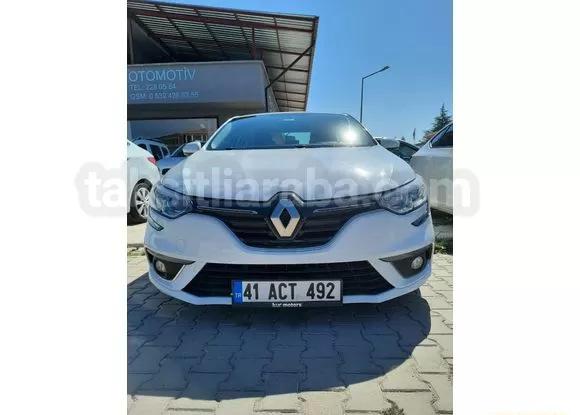 Beyaz Renk Renault Megane