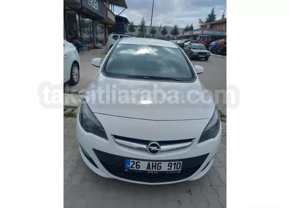 Beyaz Opel Astra