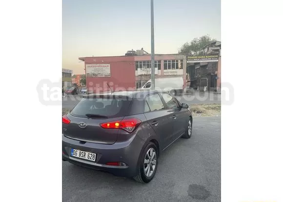 12 Ay Taksitle Hyundai i20